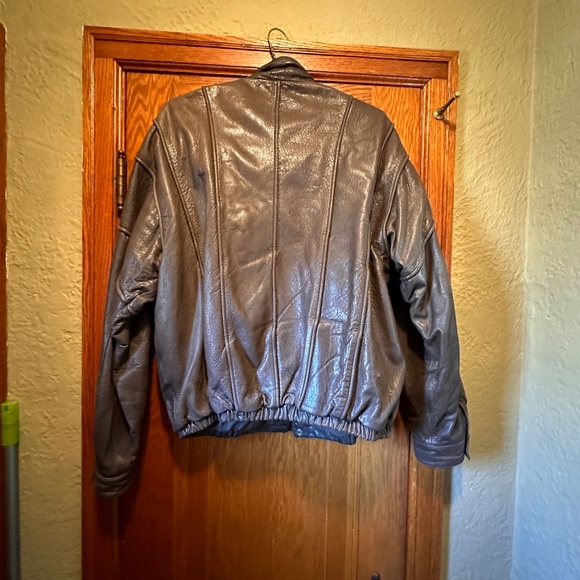 Vintage men’s quality, brown leather jacket purchased in the mid-80s - Picture 5 of 6